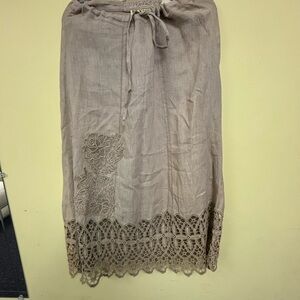 Da-Nang Taupe Skirt with Lace Hem
